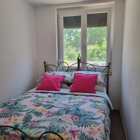 Adel Apartment
