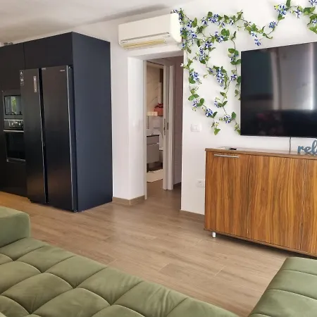 Adel Apartment *