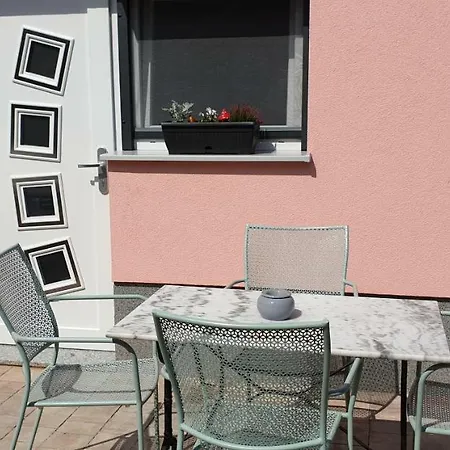Apartment Adel *