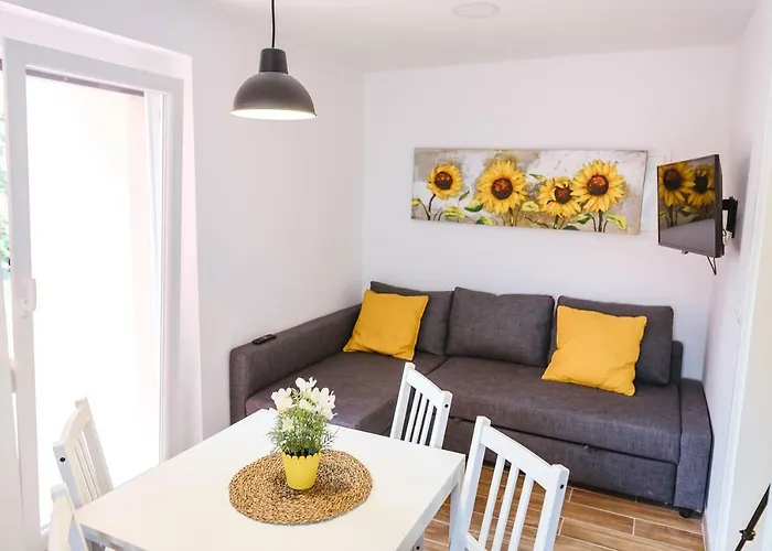 شقة Adel إيزولا